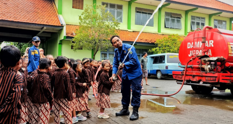 Kunjungan 46 Anak Didik TK