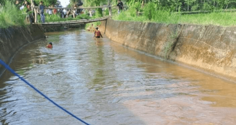 Seorang Bocah Usia 12 Tahun di Jepara Tewas Tenggelam di Sungai Teluk Awur. 